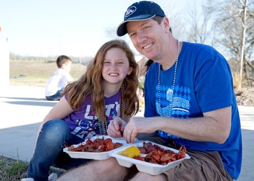 040-Crawfish Boil Delivers $1,500+ to Hungry Families