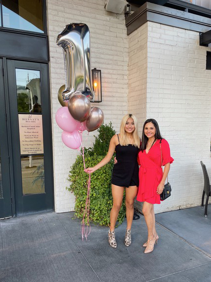 Sophia's Party Creations - Making the perfect entrance for Texas Title  Company's grand opening with a beautiful outdoor balloon Garland  #sophiaspartycreations #outdoordecor #balloonlove #balloonarch  #grandopening #titlecompany #mckinneybusiness